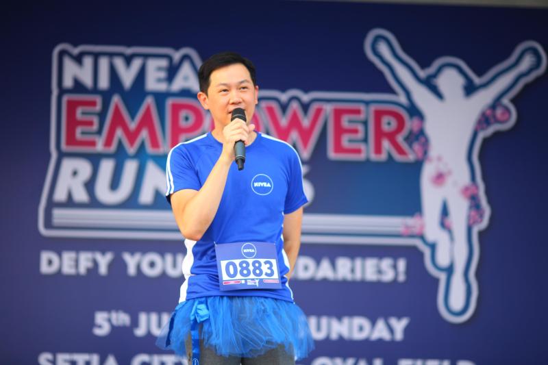 Mr Ng Hock Guan giving his speech during NIVEA Empower Run 2016_Small