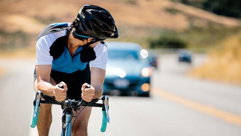 AfterShokz_Trekz_Titanium_cycling_lifestyle3
