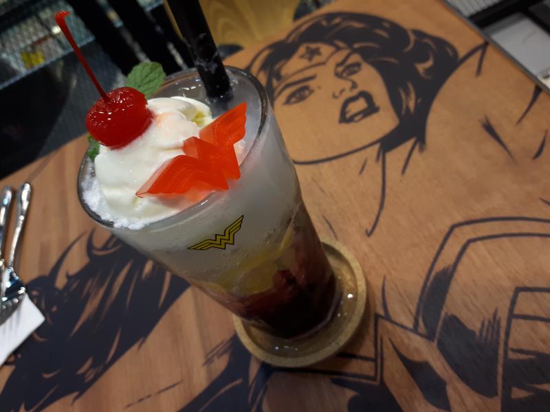 DC_Superheroes_Cafe_002